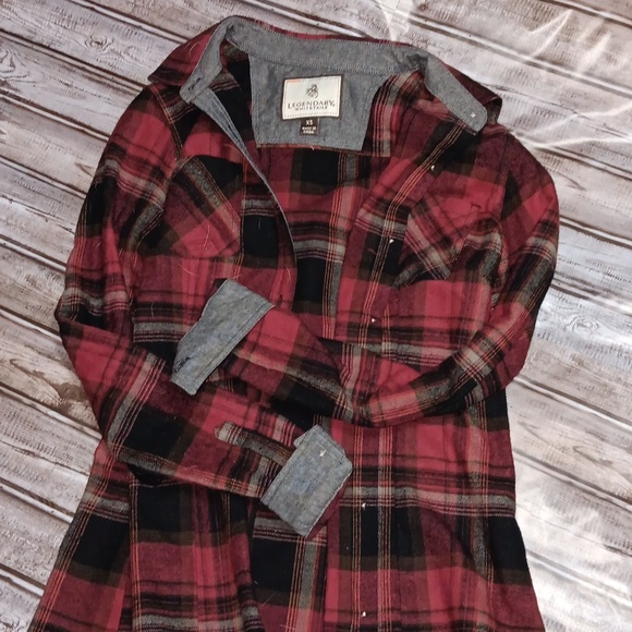 Ladies Legendary Whitetails long sleeve button up - Picture 3 of 3